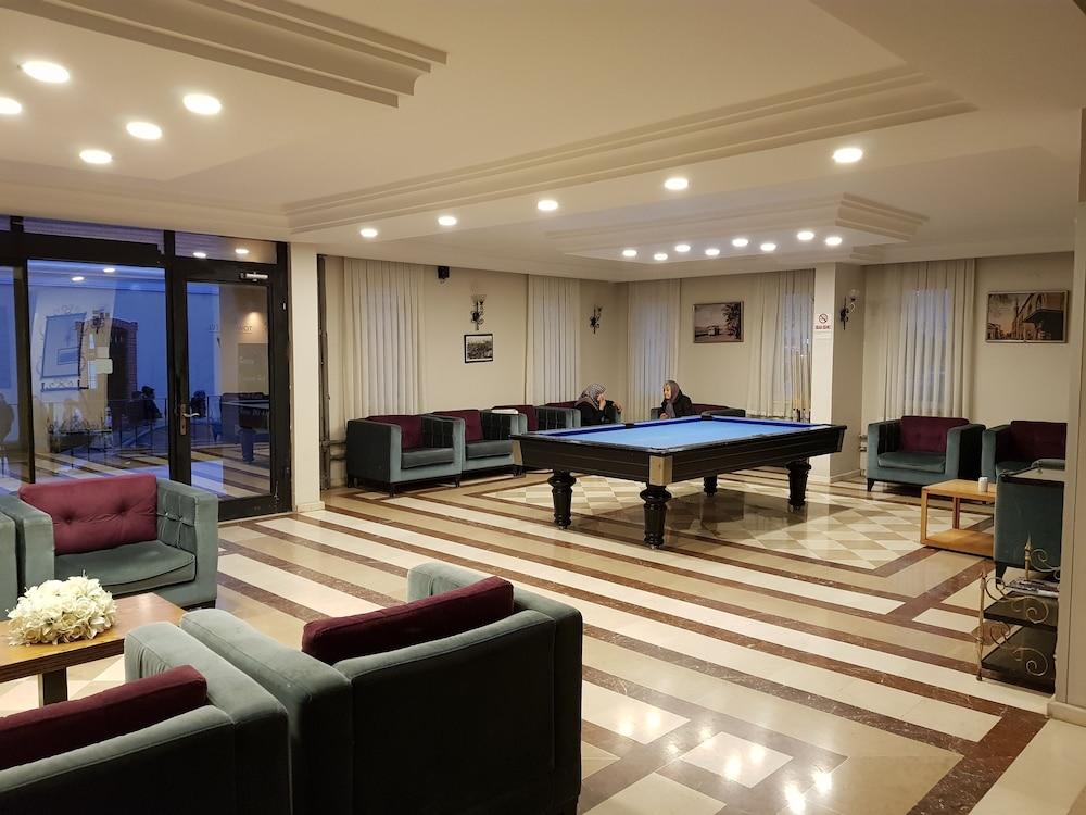 Montania Town Hotel Муданья Экстерьер фото